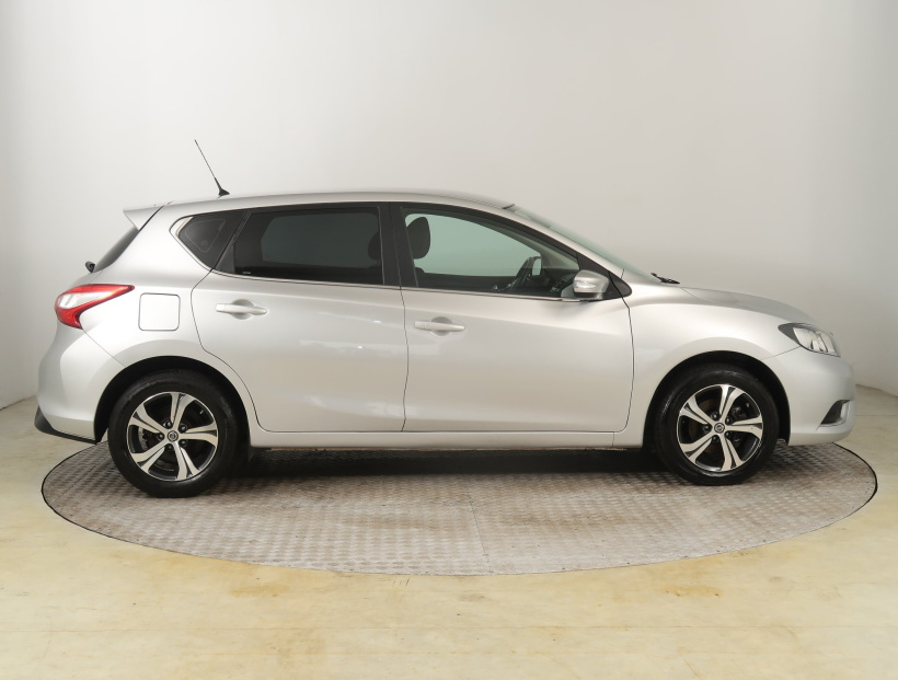 Nissan Pulsar, 2015