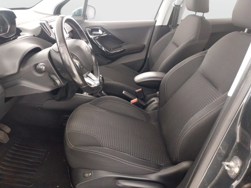 Peugeot 208, 2015