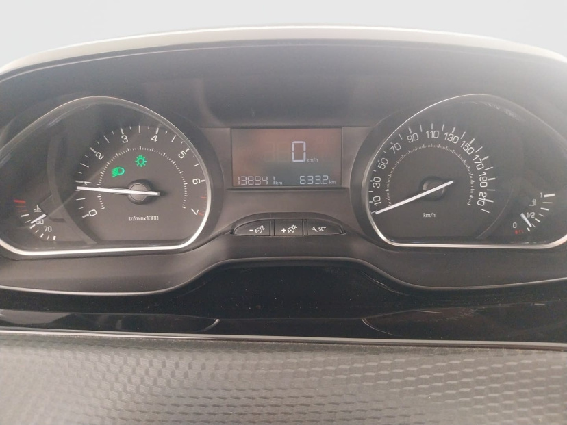 Peugeot 208, 2015