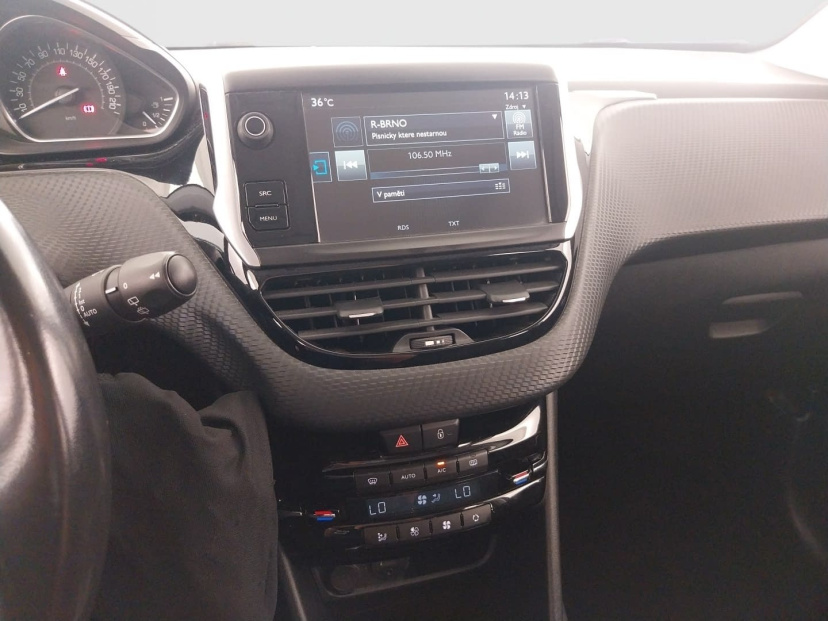 Peugeot 208, 2015
