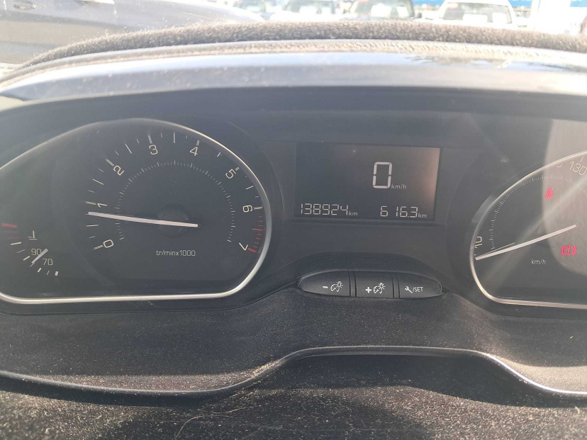 Peugeot 208, 2015