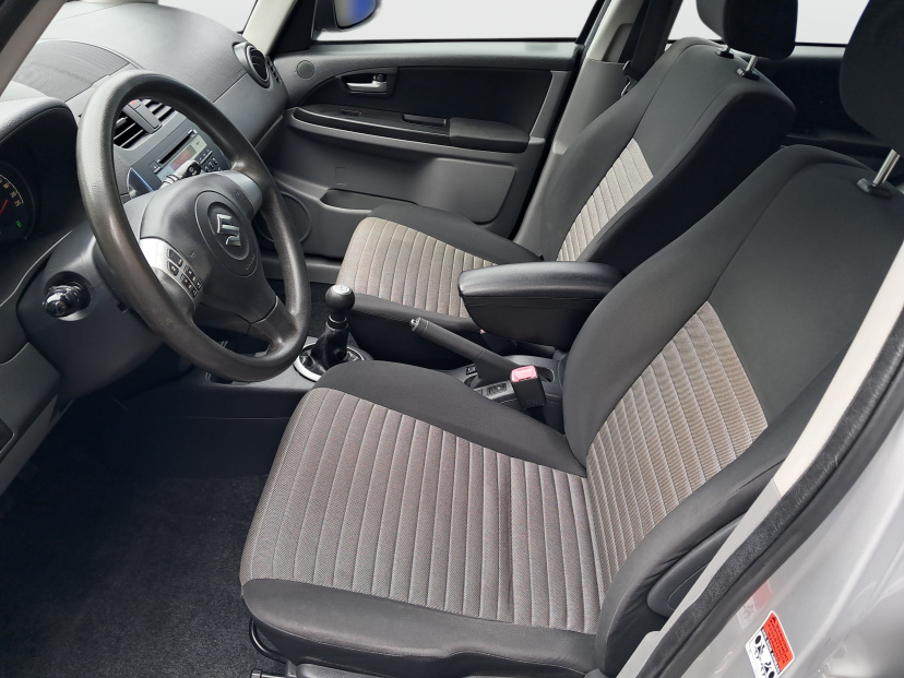 Suzuki SX4, 2011