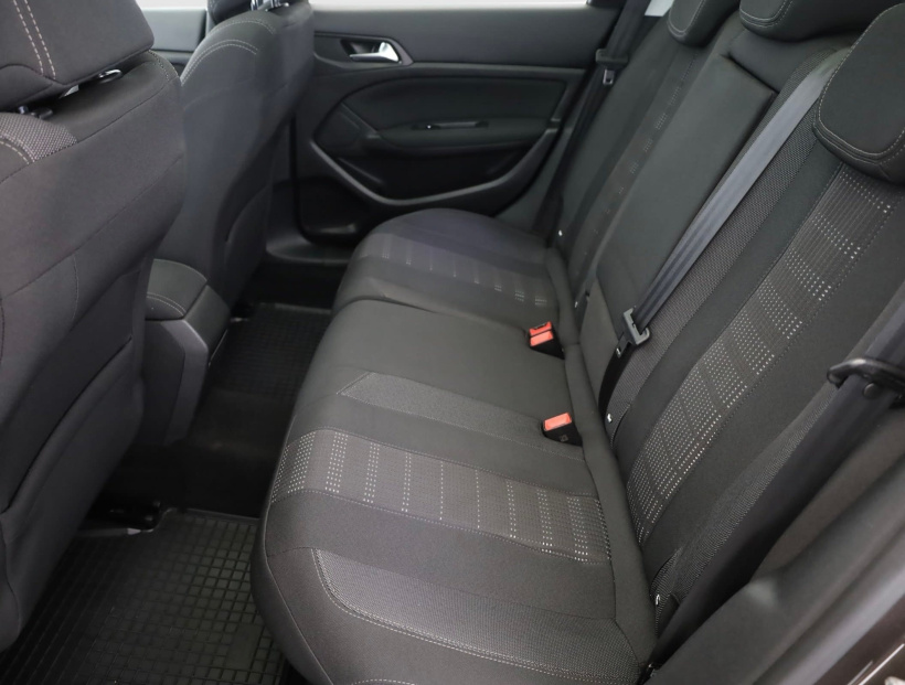 Peugeot 308, 2015