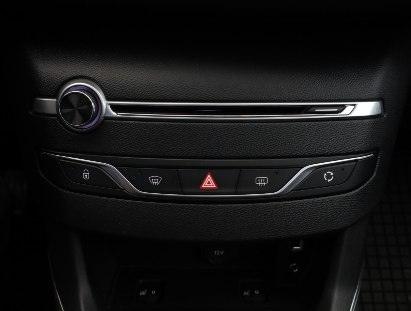 Peugeot 308, 2015