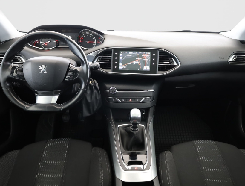 Peugeot 308, 2015