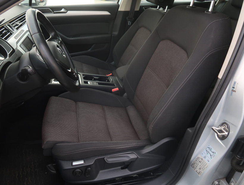 Volkswagen Passat, 2015