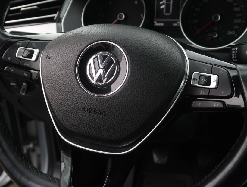 Volkswagen Passat, 2015