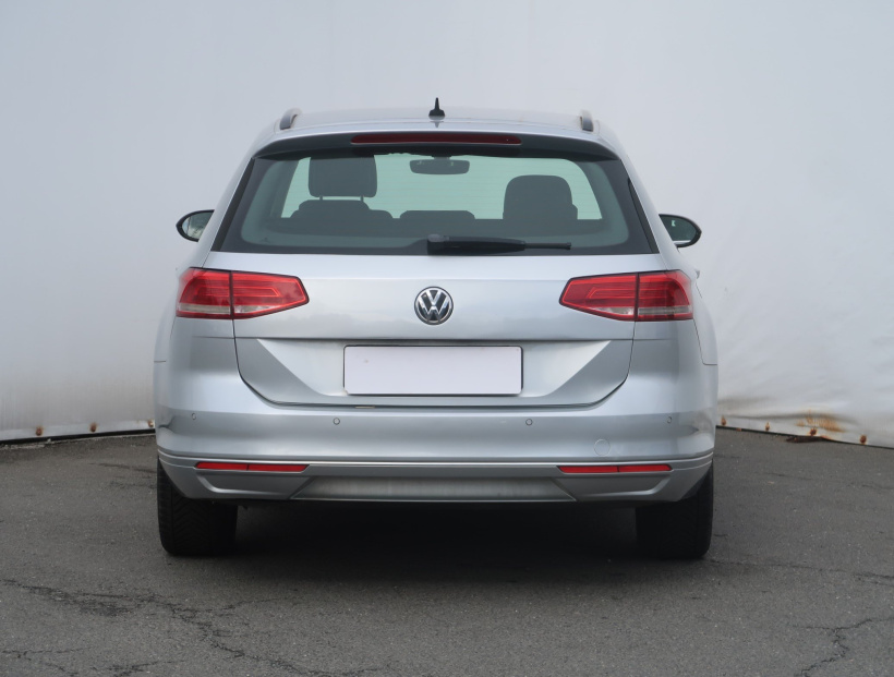 Volkswagen Passat, 2015