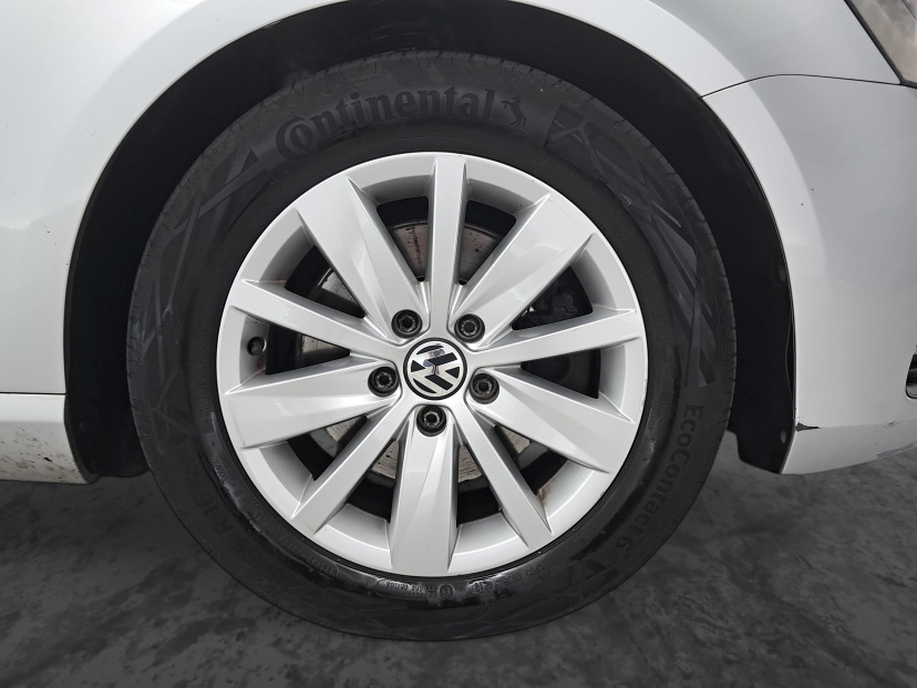Volkswagen Passat, 2012