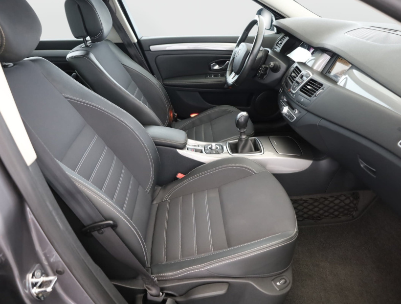Renault Laguna, 2012