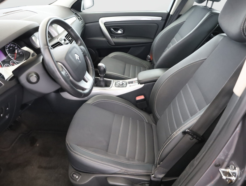 Renault Laguna, 2012