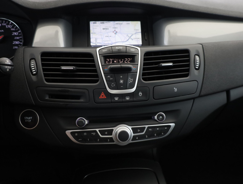 Renault Laguna, 2012