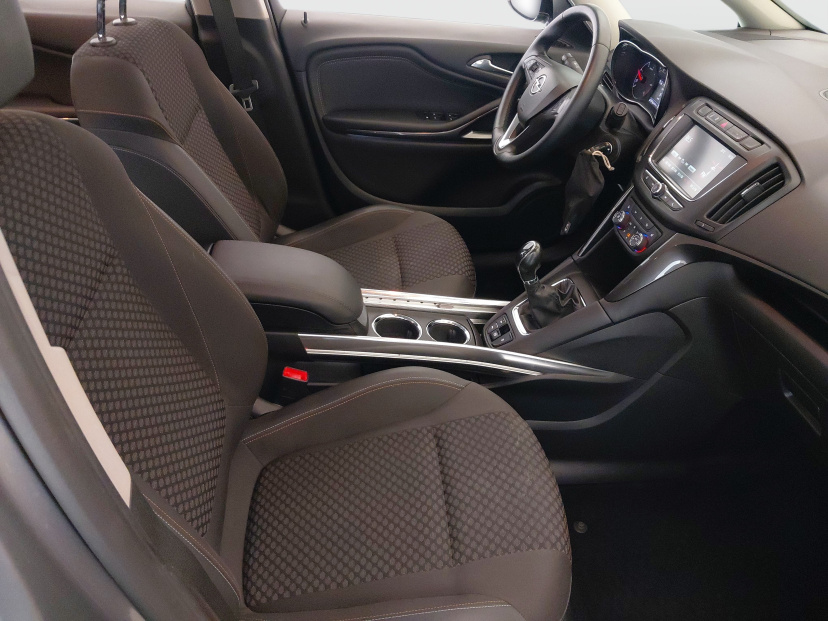 Opel Zafira, 2019