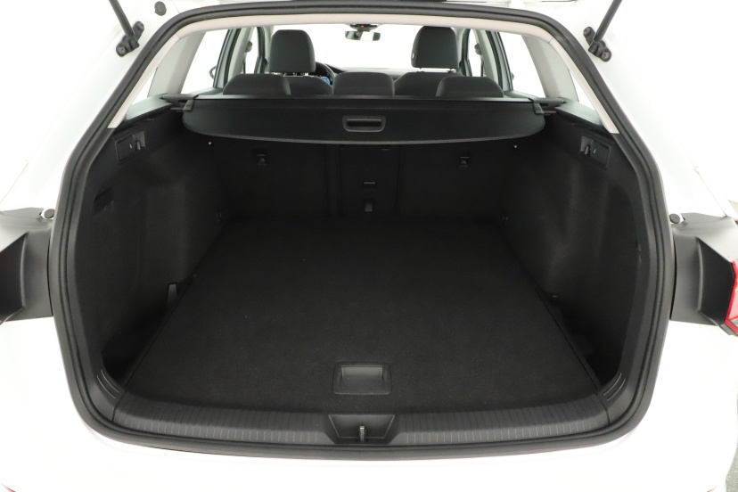 Volkswagen Golf, 2021
