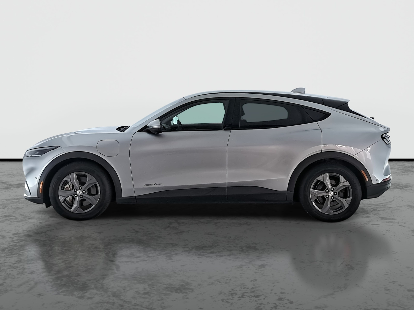 Ford Mustang Mach-E Standard Range RWD, 2021 4