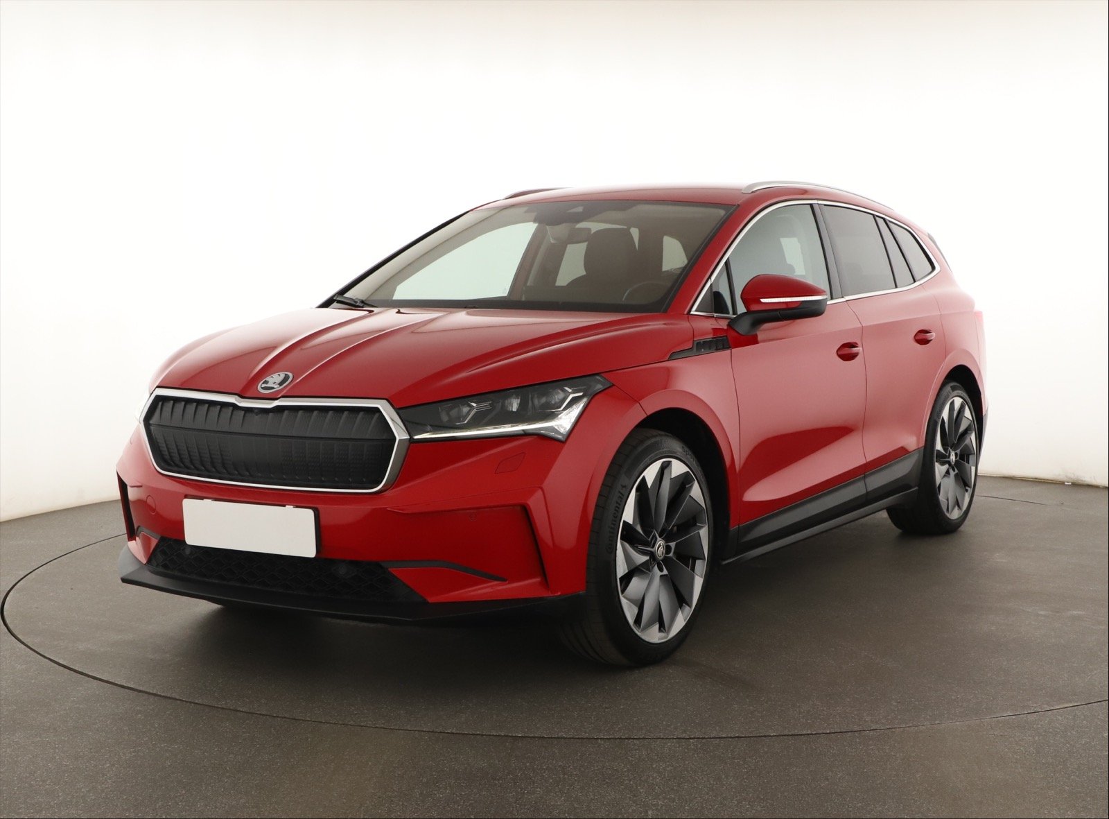Škoda Enyaq iV 80 (82 kWh), 2020 3