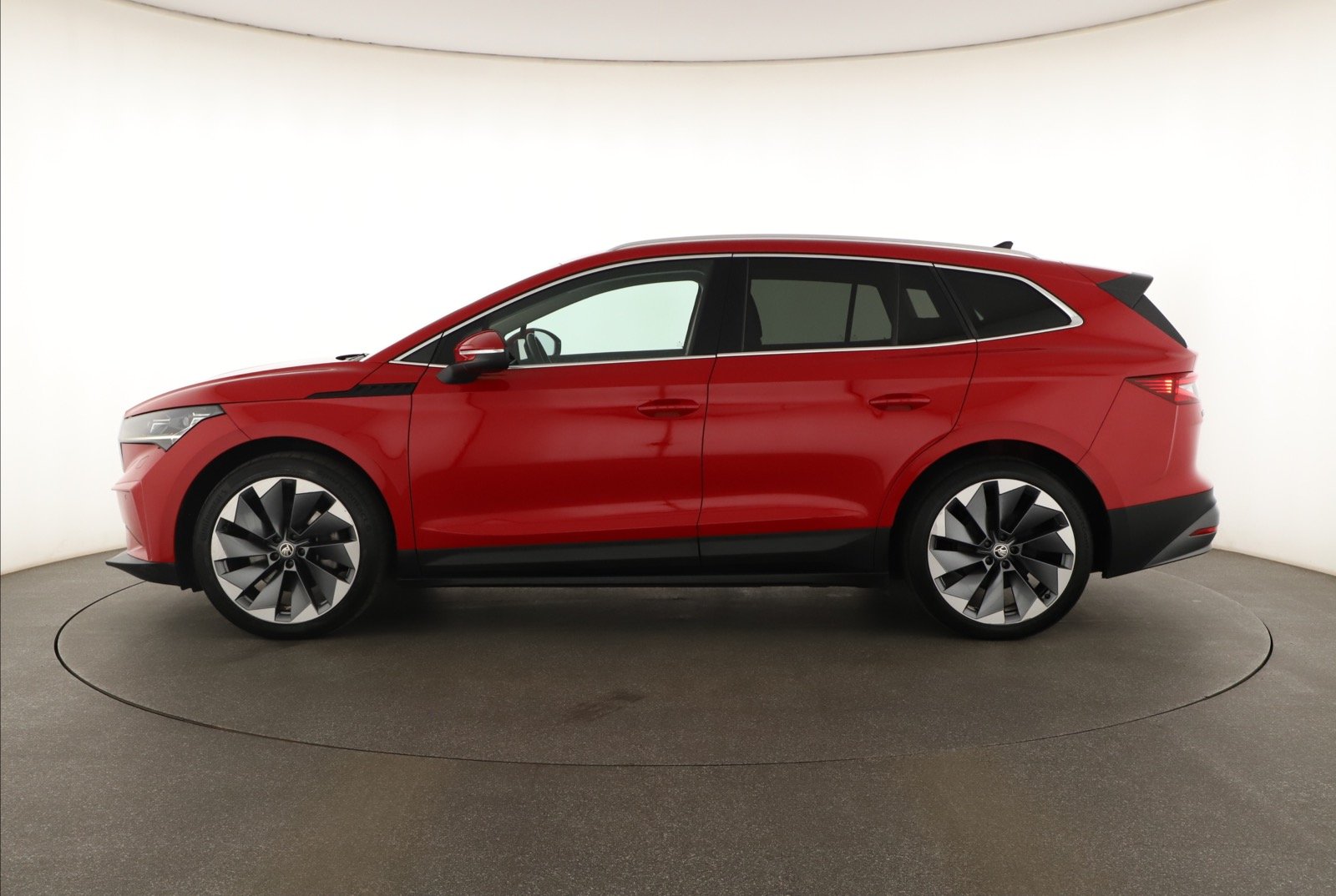 Škoda Enyaq iV 80 (82 kWh), 2020 4