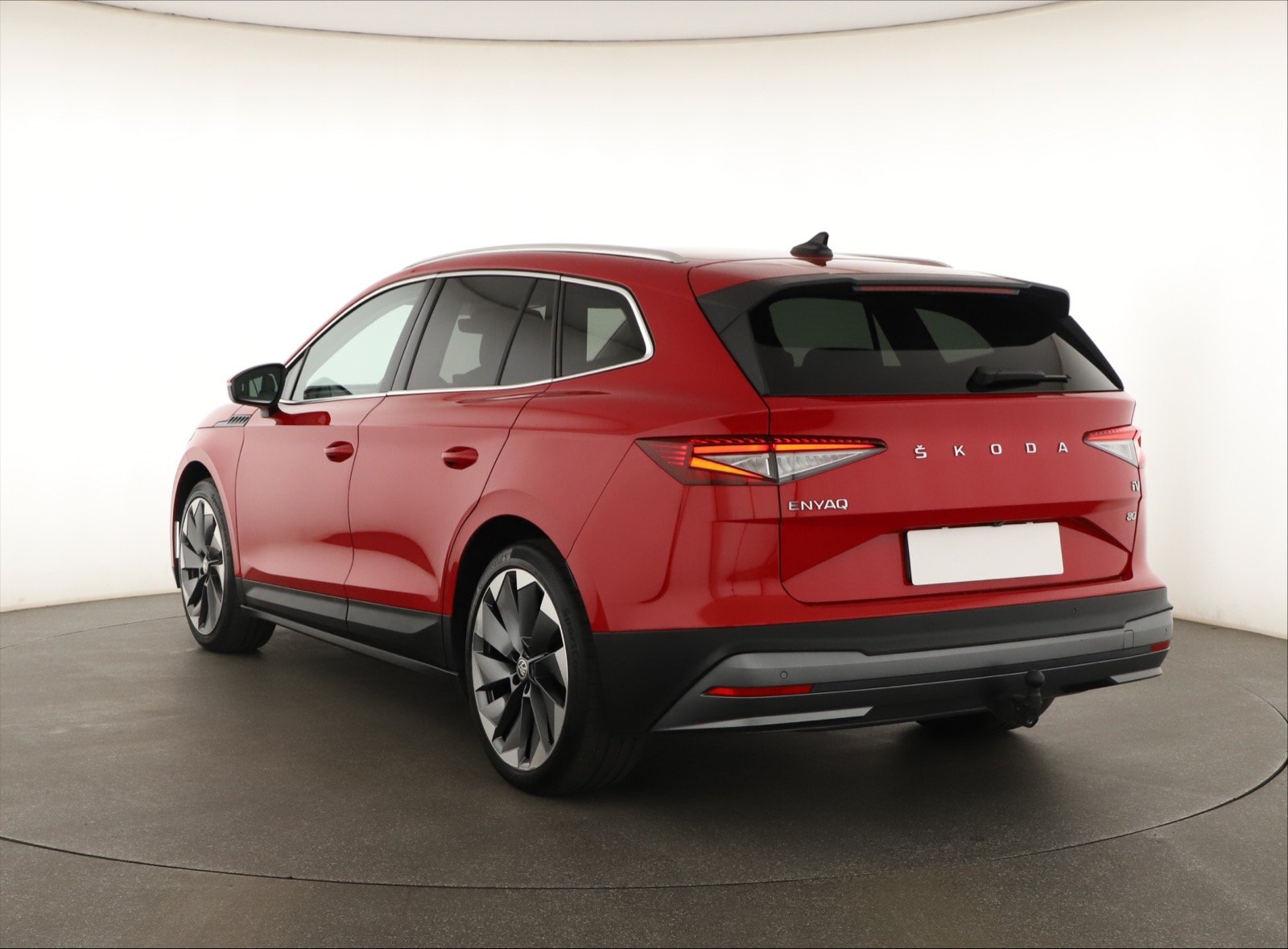 Škoda Enyaq iV 80 (82 kWh), 2020 5