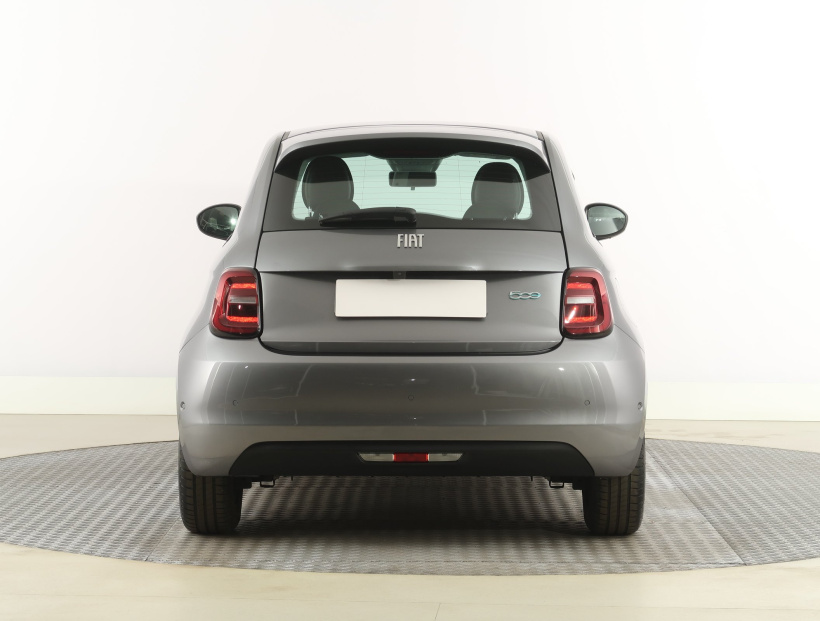 Fiat 500e, 2023