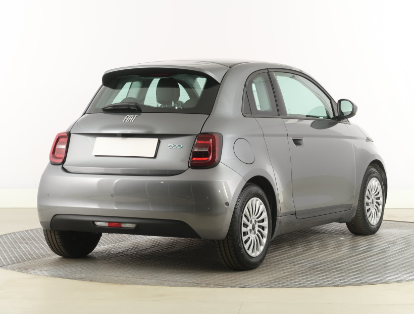 Fiat 500e, 2023