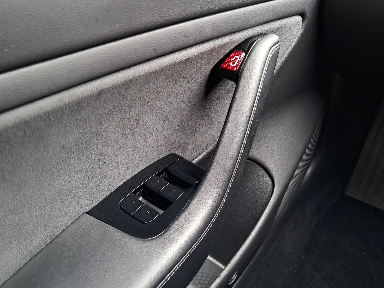 Tesla Model 3 Long Range AWD – fotografie 23