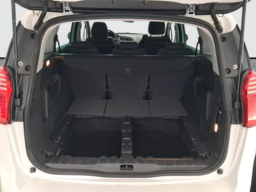 Peugeot 5008, 2011