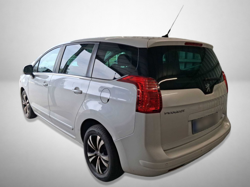 Peugeot 5008, 2011