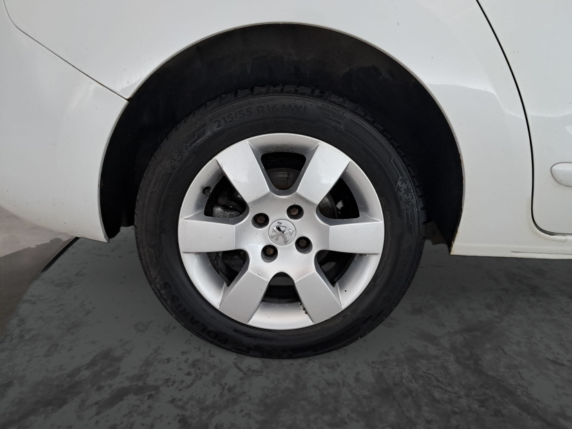 Peugeot 5008, 2011