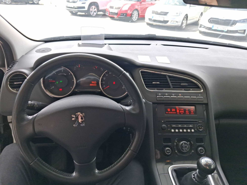Peugeot 5008, 2011