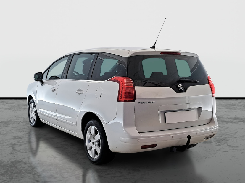 Peugeot 5008, 2011
