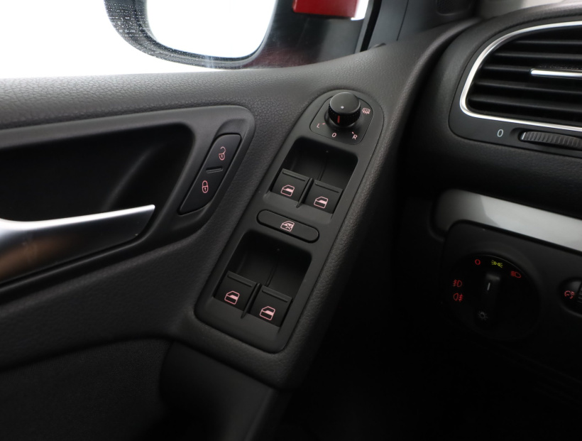 Volkswagen Golf, 2011
