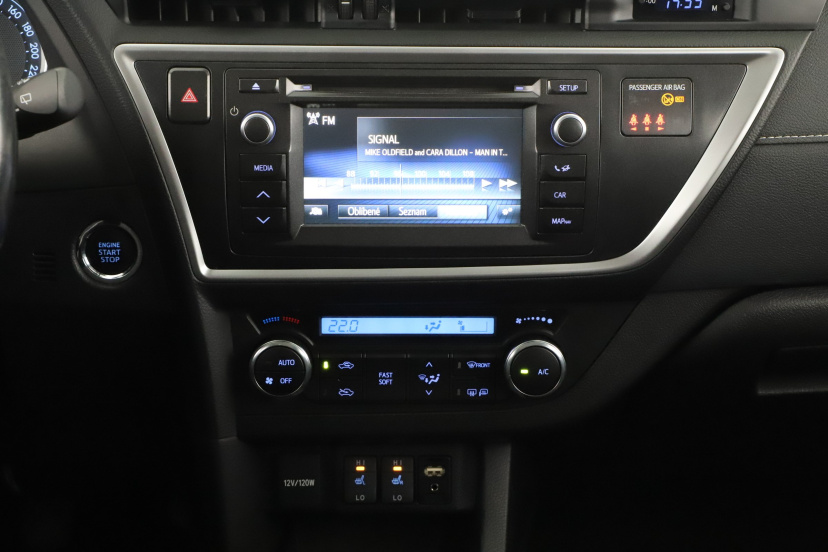 Toyota Auris, 2015