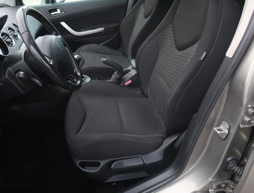 Peugeot 308, 2009