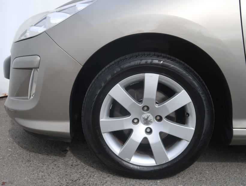 Peugeot 308, 2009