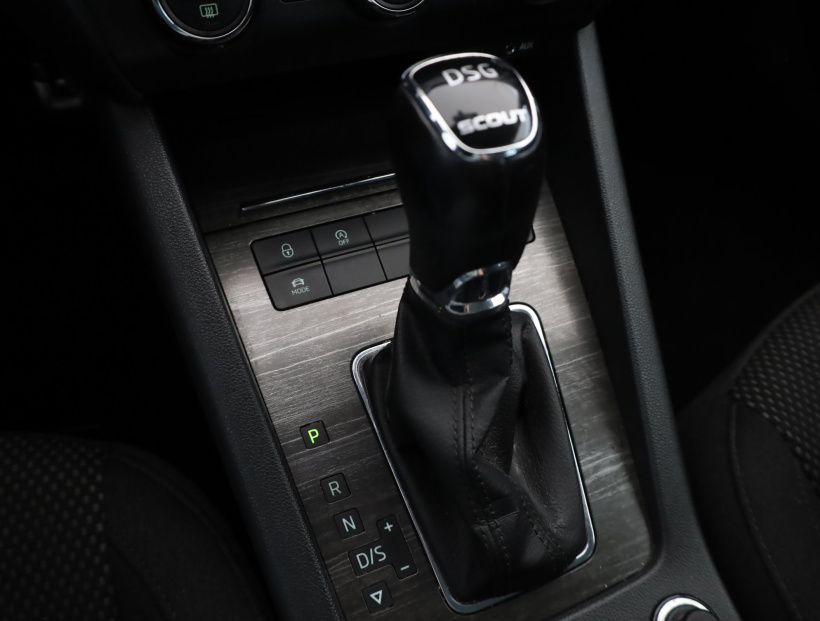 Škoda Octavia Scout, 2015
