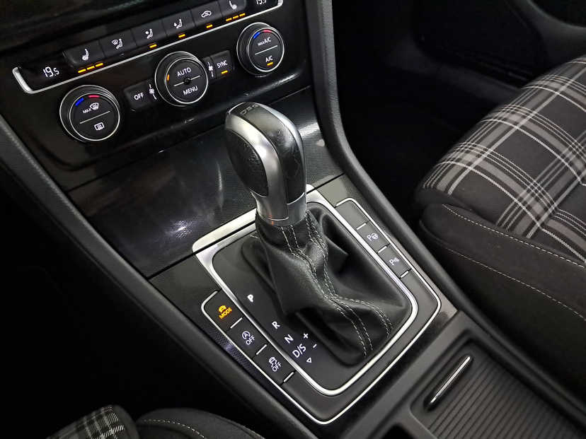 Volkswagen Golf, 2016
