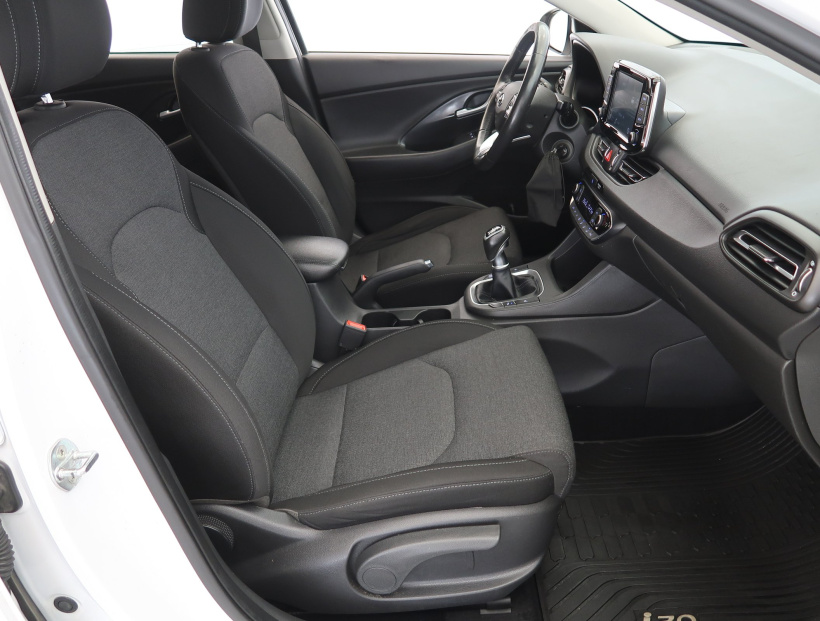 Hyundai i30, 2022