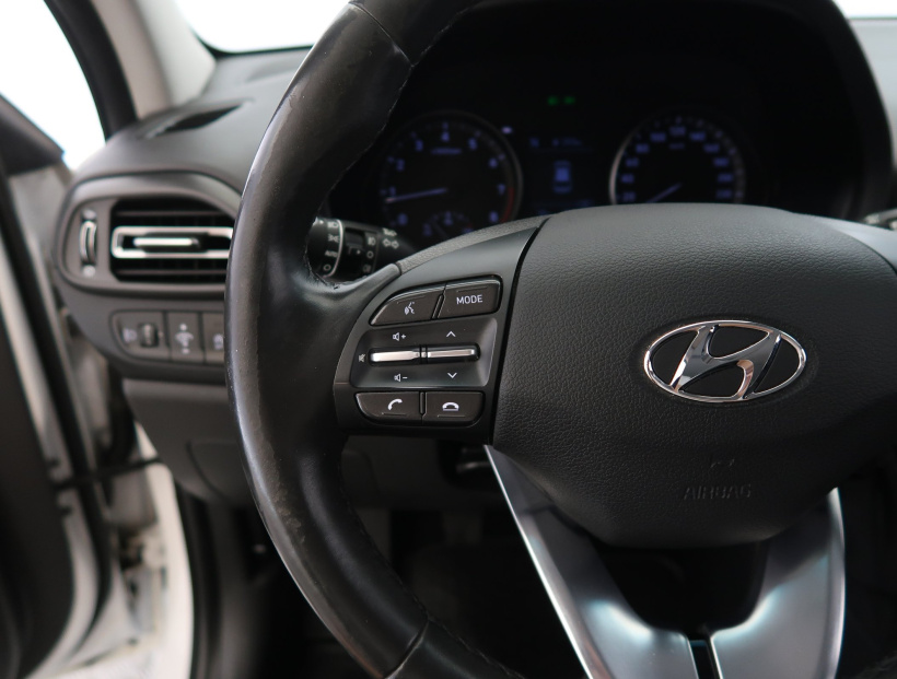 Hyundai i30, 2022