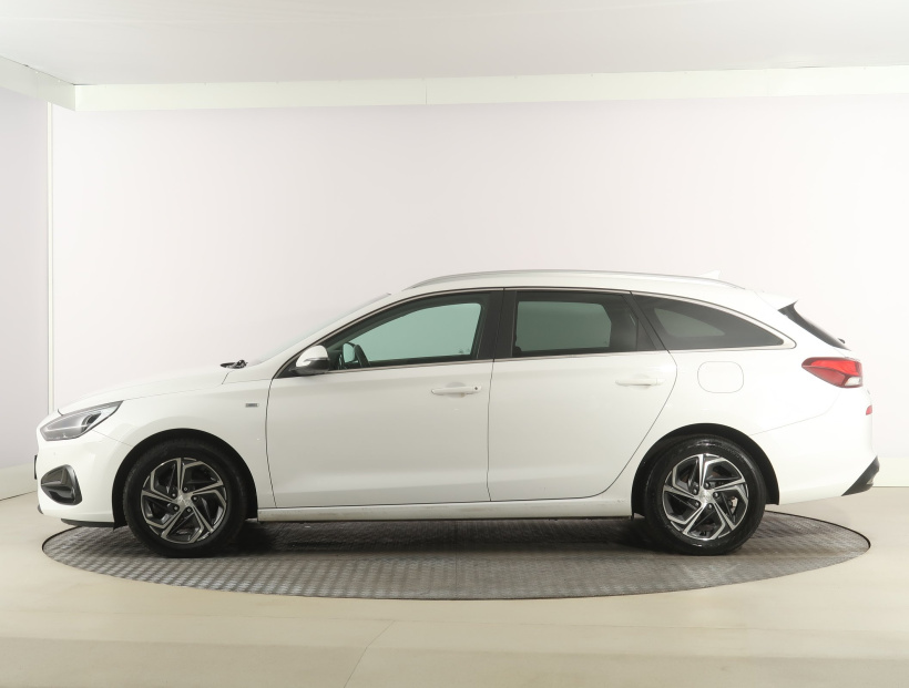 Hyundai i30, 2022
