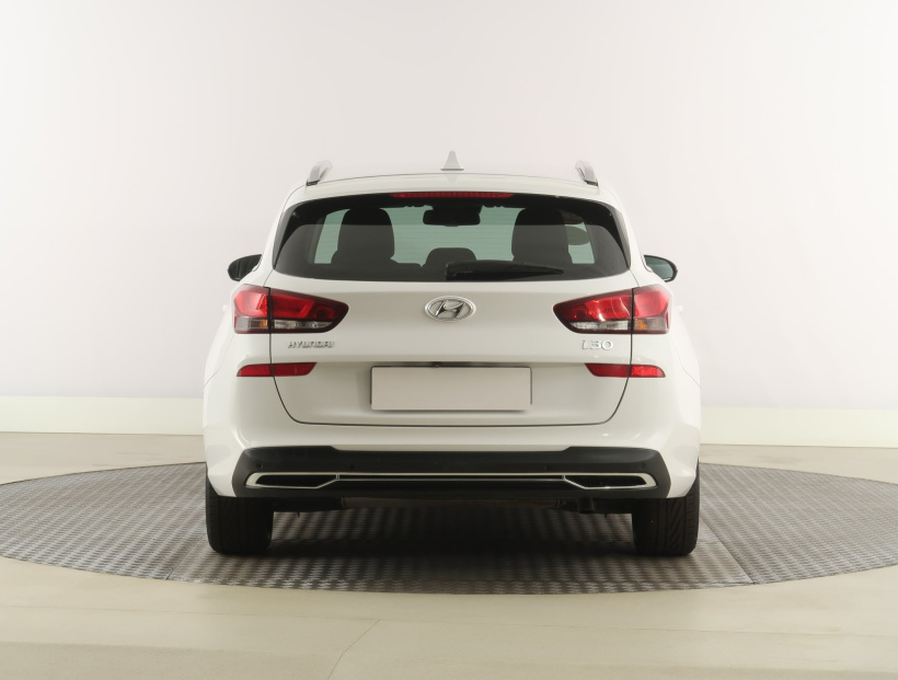 Hyundai i30, 2022