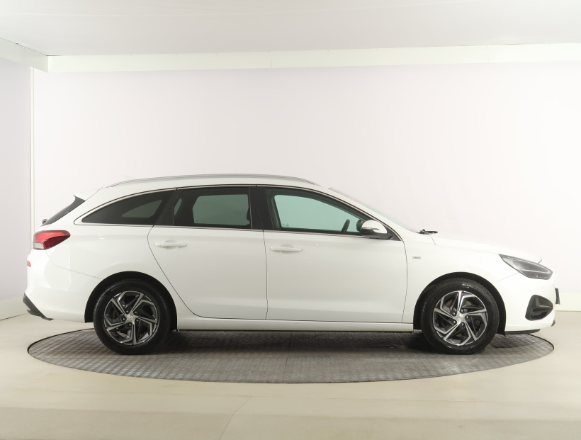 Hyundai i30, 2022