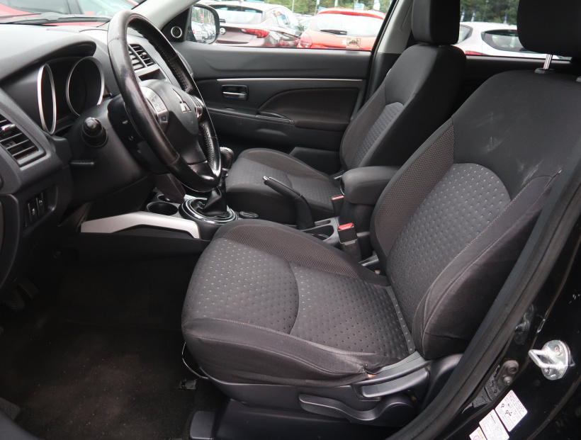 Mitsubishi ASX, 2011