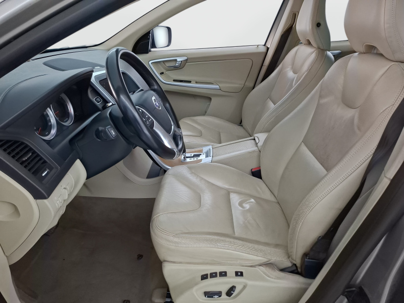 Volvo XC60, 2011