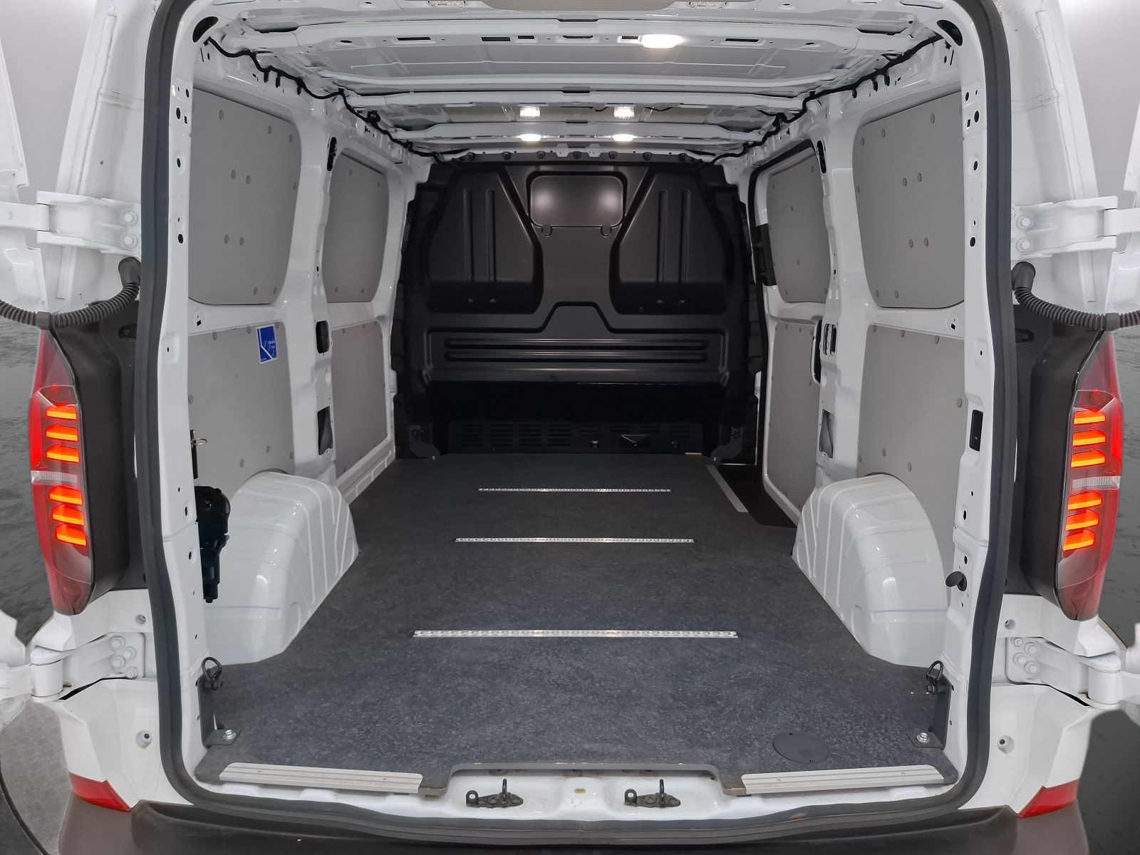 Volkswagen Transporter - 2025