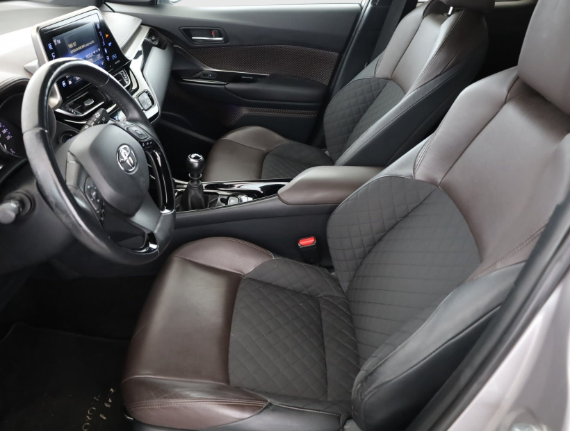 Toyota C-HR, 2018