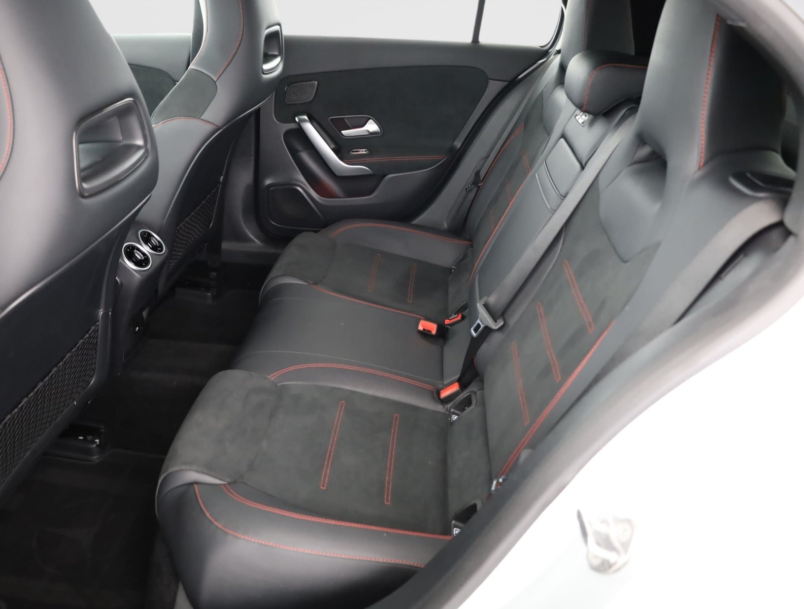 Mercedes-Benz A - 2024