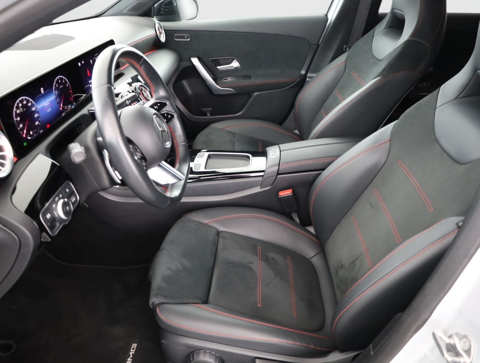 Mercedes-Benz A - 2024