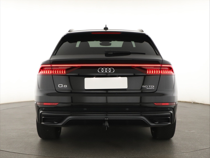 Audi Q8, 2022