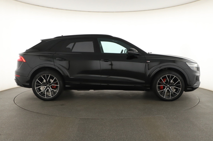 Audi Q8, 2022