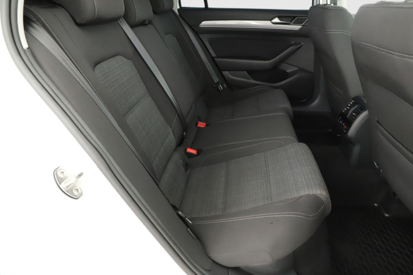 Volkswagen Passat, 2020